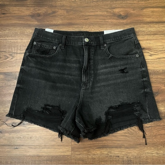 NWT American Eagle Highest Rise 90s Boyfriend Denim Short Black Distressed 12 - Picture 1 of 9